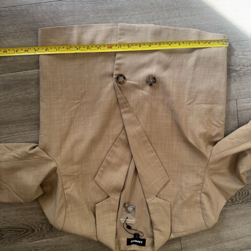 NEW Express Blazer Women's Tan Beige Sz M Cropped Double Breasted Shoulder Pads - Picture 11 of 16